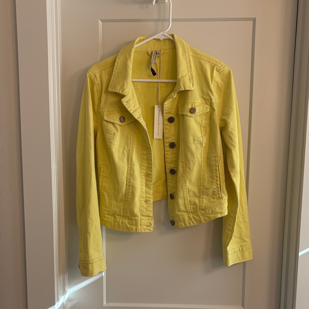 Romeo & Juliet Couture Sunny Yellow Outerwear